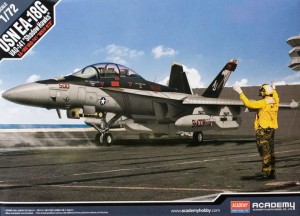 1:72 McDonnell Douglas EA-18 G SUPER HORNET VAQ-141 Shadow Hawks - Amerykański pokładowy samolot wielozadaniowy - Academy 12560