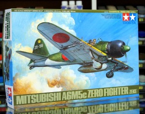 1:48 Mitsubishi A6M5c ZERO - Japoński pokładowy samolot myśliwski - Tamiya 61027