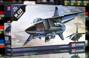 1:72 Mikojan i Guriewicz MiG-23 S FLOGGER B -  Academy 12445 [ 1621 ]