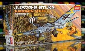 1:72 Junkers JU-87 G-2 STUKA "Kanonen Vogel" - Niemiecki bombowiec nurkujący - Academy 12404
